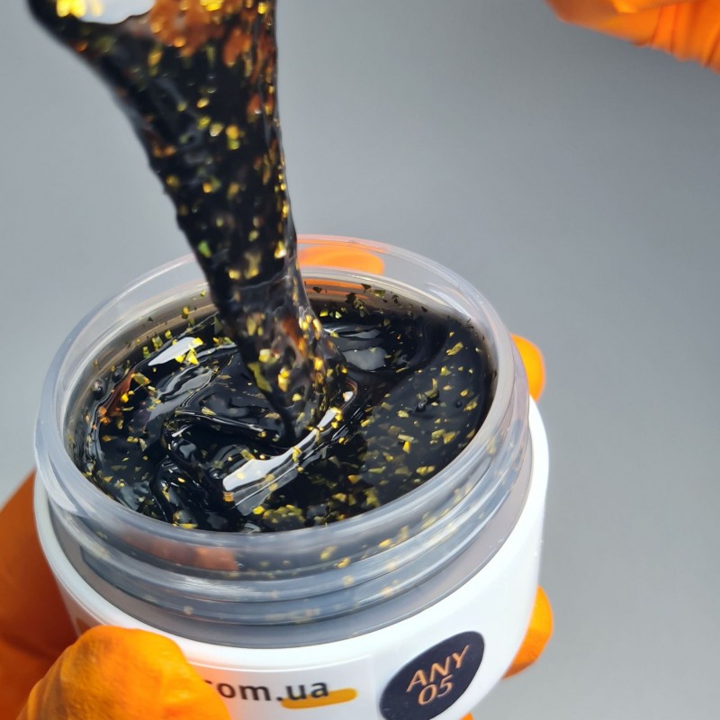 База для манікюру Izzy Any Base 05, чорна база для нігтів зі шматочками поталі, 25 ml