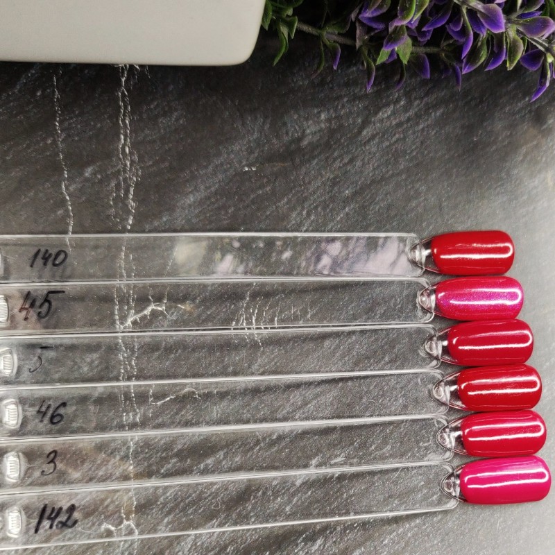 Червоний з блиском гель-лак для манікюру IZZY 45, 12мл