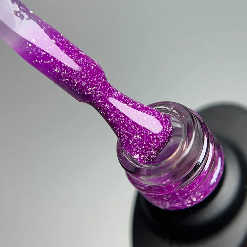 Світловідбивний гель-лак для манікюру бузковий IZZY Reflect 04, 10мл